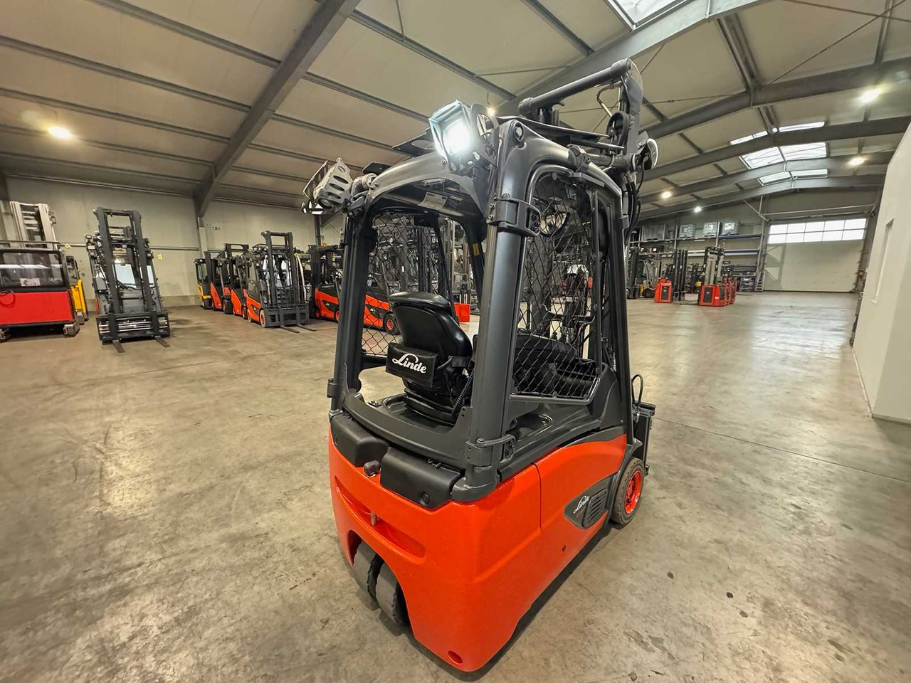 Empilhadeira 2020 SERVICE + UVV 09/2026 LINDE E14-02 EVO 1.400KG 3.+4.: foto 10 Empilhadeira 2020 SERVICE + UVV 09/2026 LINDE E14-02 EVO 1.400KG 3.+4.: foto 10