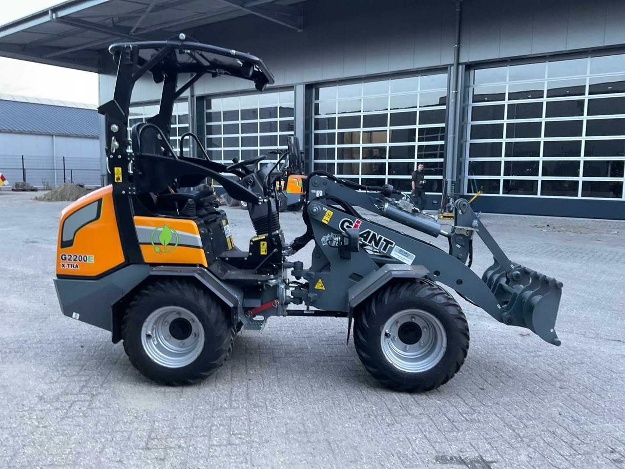 2022 GIANT G2200E X-TRA ELECTRIC MINI SHOVEL - Carregadeira de rodas: foto 5 2022 GIANT G2200E X-TRA ELECTRIC MINI SHOVEL - Carregadeira de rodas: foto 5