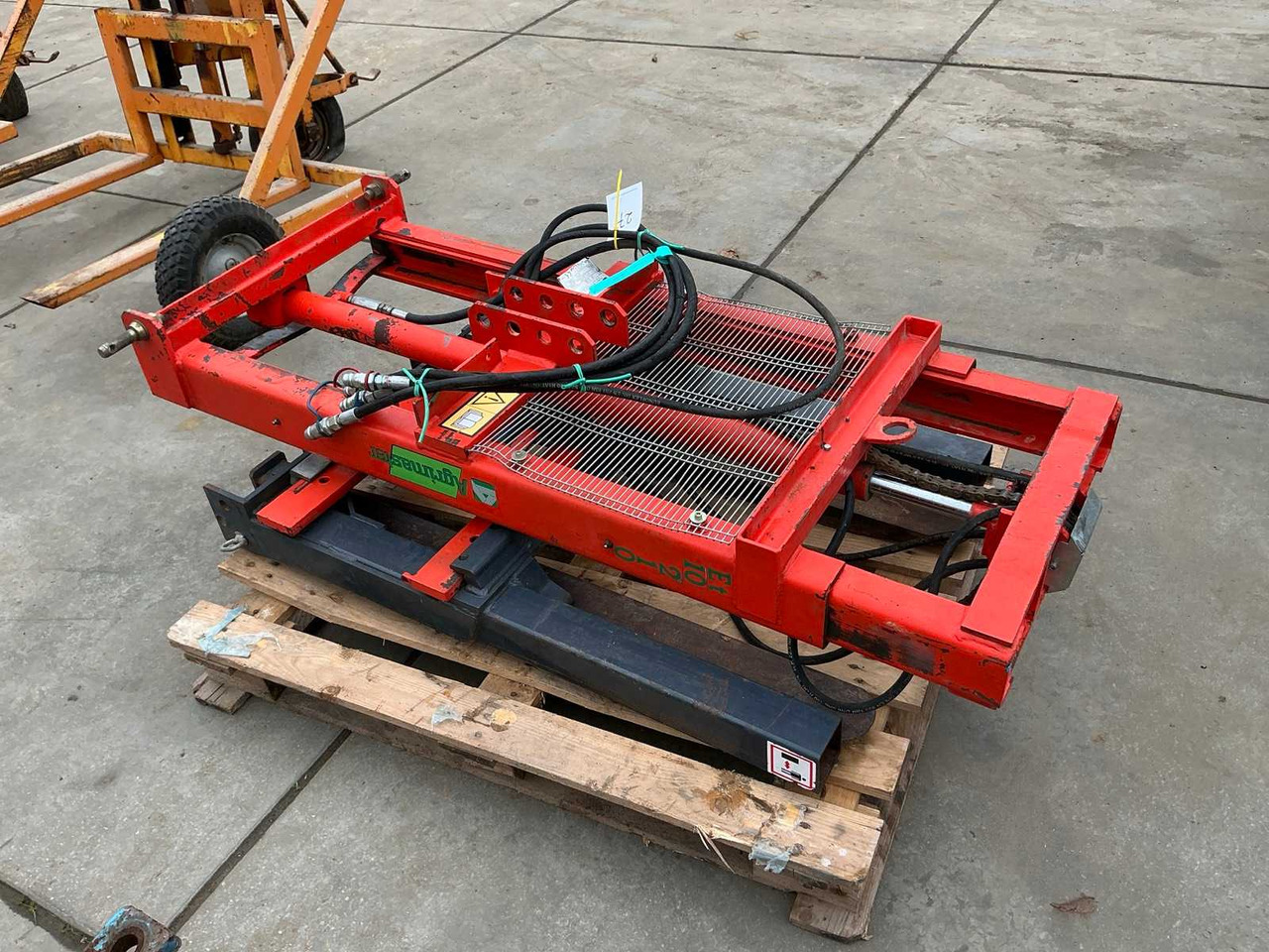 Agrimaster Et 10 210 - Carregador frontal para o trator: foto 4 Agrimaster Et 10 210 - Carregador frontal para o trator: foto 4