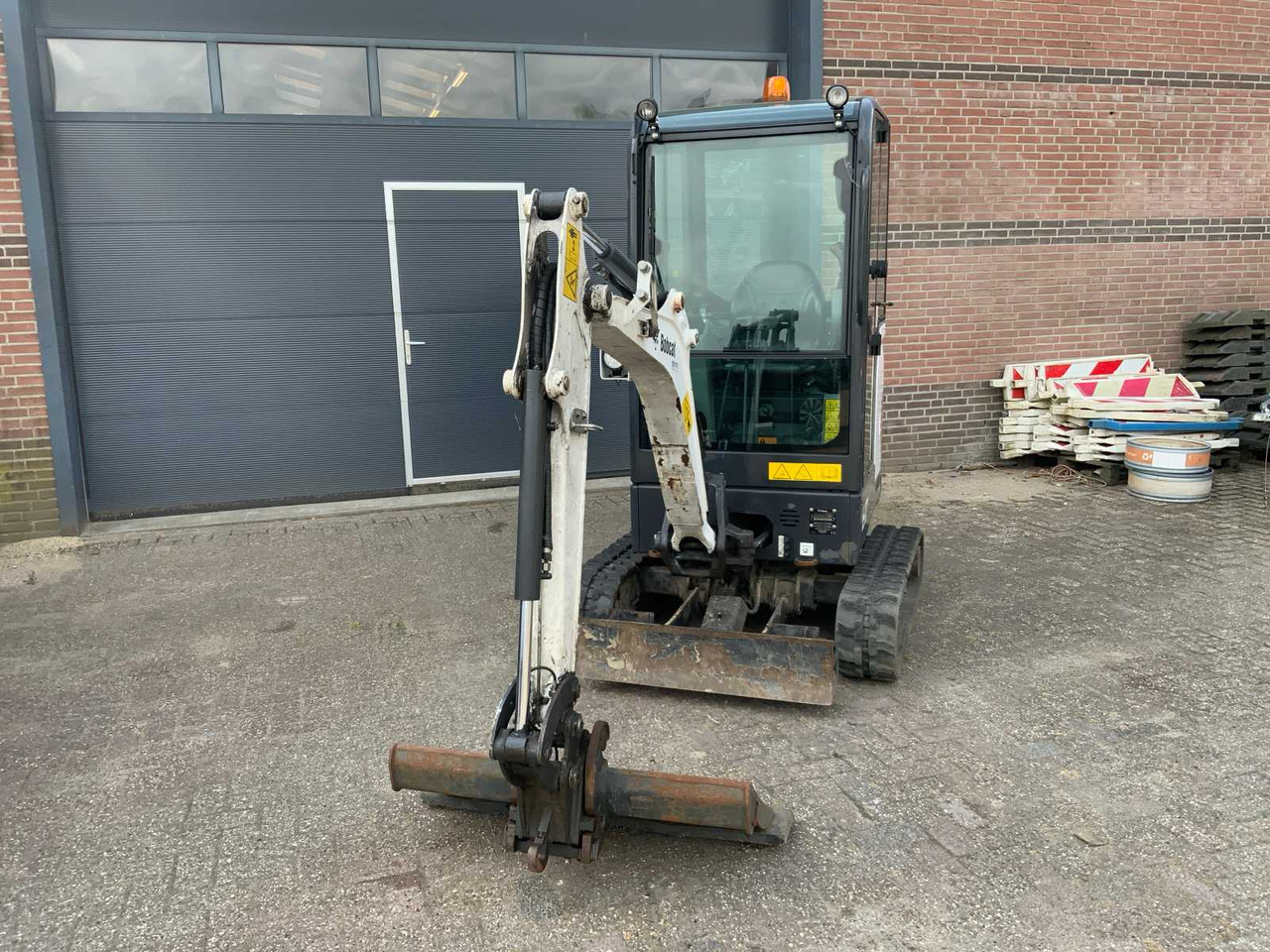 Bobcat E17 - Mini escavadeira: foto 3 Bobcat E17 - Mini escavadeira: foto 3