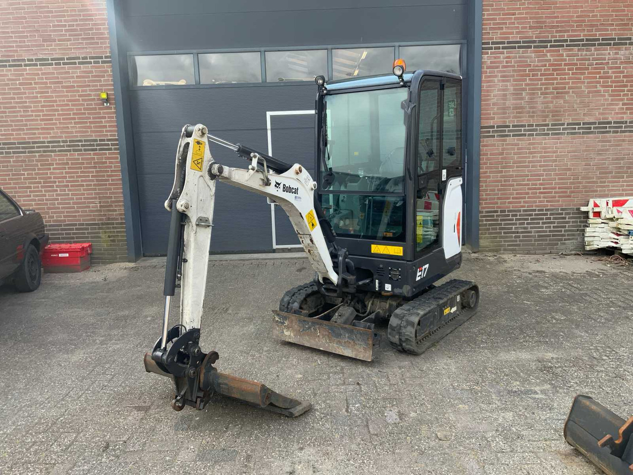 Bobcat E17 - Mini escavadeira: foto 1 Bobcat E17 - Mini escavadeira: foto 1