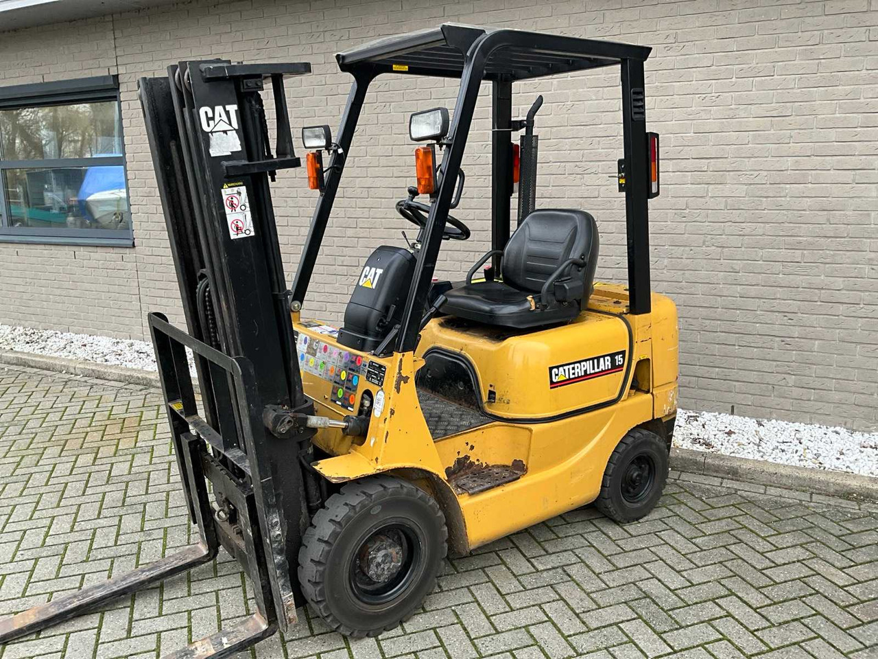 CATERPILLAR - DP15K - FORKLIFT - Empilhadeira: foto 2 CATERPILLAR - DP15K - FORKLIFT - Empilhadeira: foto 2