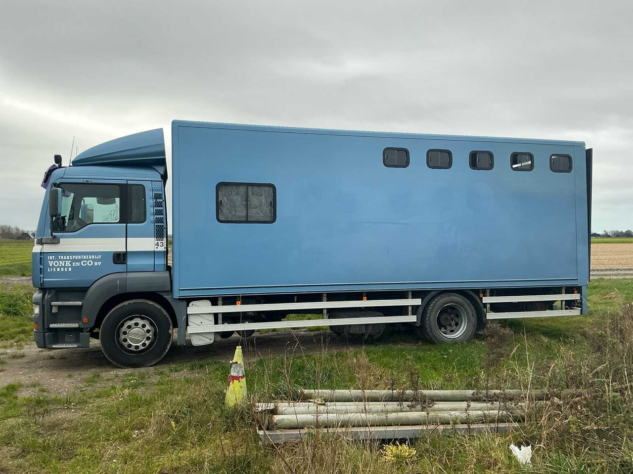 2004 MAN H09 CATTLE TRUCK - Caminhão: foto 3 2004 MAN H09 CATTLE TRUCK - Caminhão: foto 3