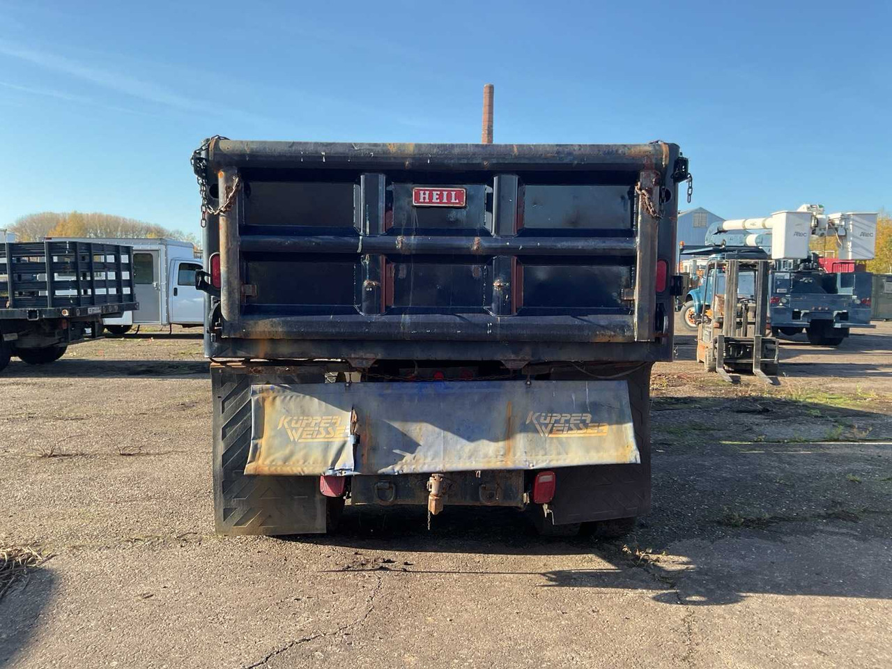 2006 FORD F750 XL SUPER DUTY TIPPER - Caminhão: foto 5 2006 FORD F750 XL SUPER DUTY TIPPER - Caminhão: foto 5