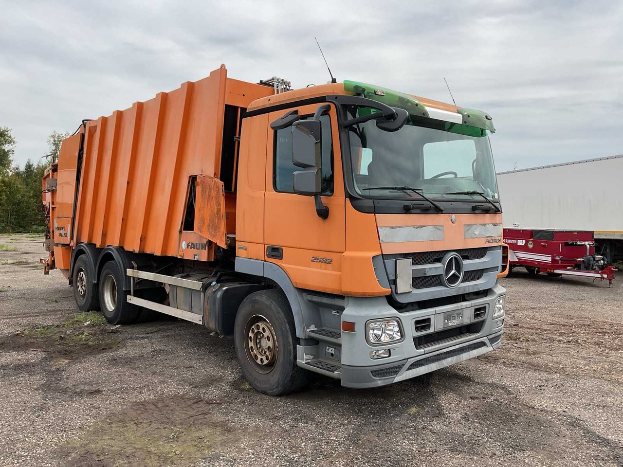 2009 MERCEDES-BENZ ACTROS 2532 GARBAGE TRUCK - Caminhão: foto 2 2009 MERCEDES-BENZ ACTROS 2532 GARBAGE TRUCK - Caminhão: foto 2