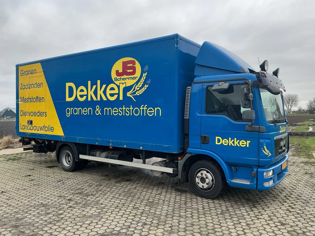 Caminhão 2010 MAN TGL 12.180 4X2 BL EEV TRUCK: foto 8