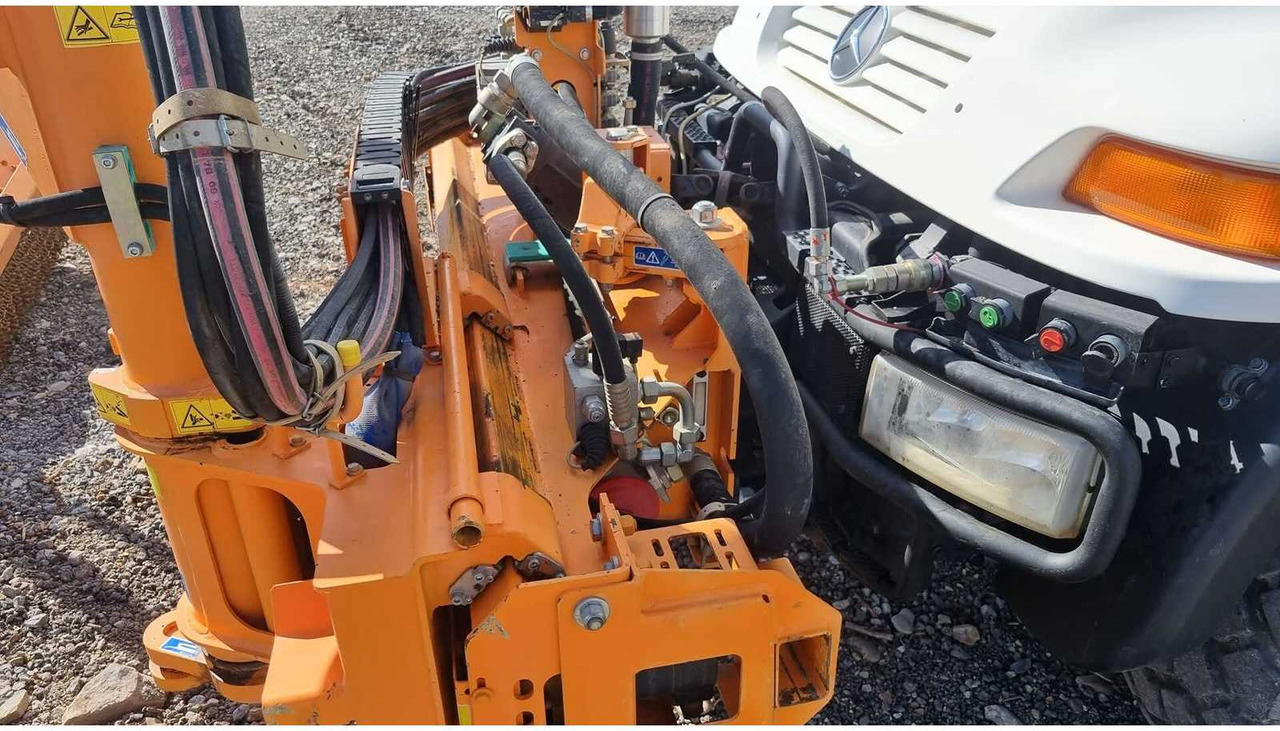 MERCEDES BENZ UNIMOG U 300 UTILITY TRUCK WITH ACCESORIES - 2006 - Caminhão: foto 5 MERCEDES BENZ UNIMOG U 300 UTILITY TRUCK WITH ACCESORIES - 2006 - Caminhão: foto 5