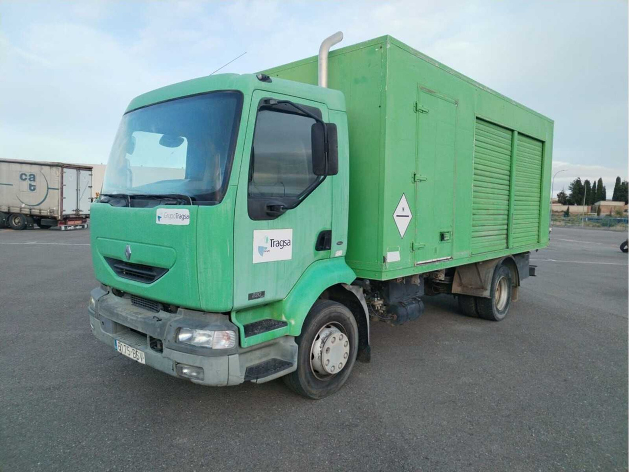 RENAULT M220.14C MAINTANCE TRUCK - 2002 - Caminhão: foto 1 RENAULT M220.14C MAINTANCE TRUCK - 2002 - Caminhão: foto 1