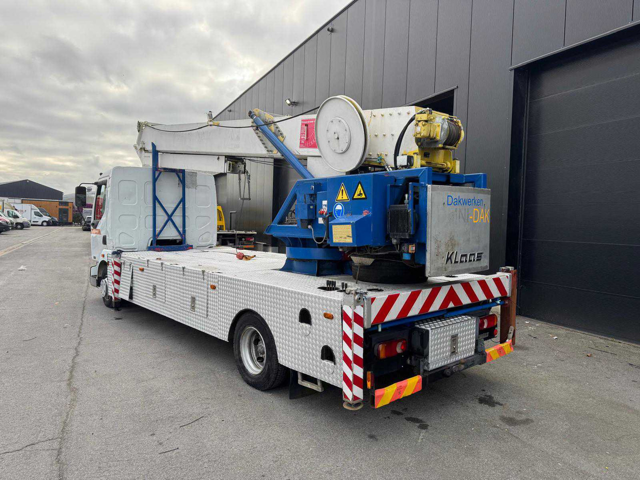 Caminhão RENAULT MIDLUM CRANE TRUCK: foto 8