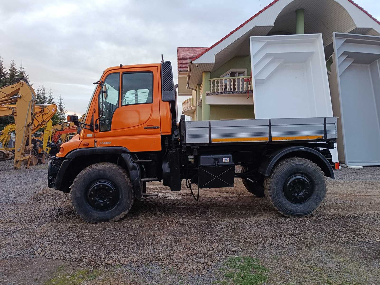 UNIMOG - U 400 - TRUCK - 2001 - Caminhão: foto 2 UNIMOG - U 400 - TRUCK - 2001 - Caminhão: foto 2