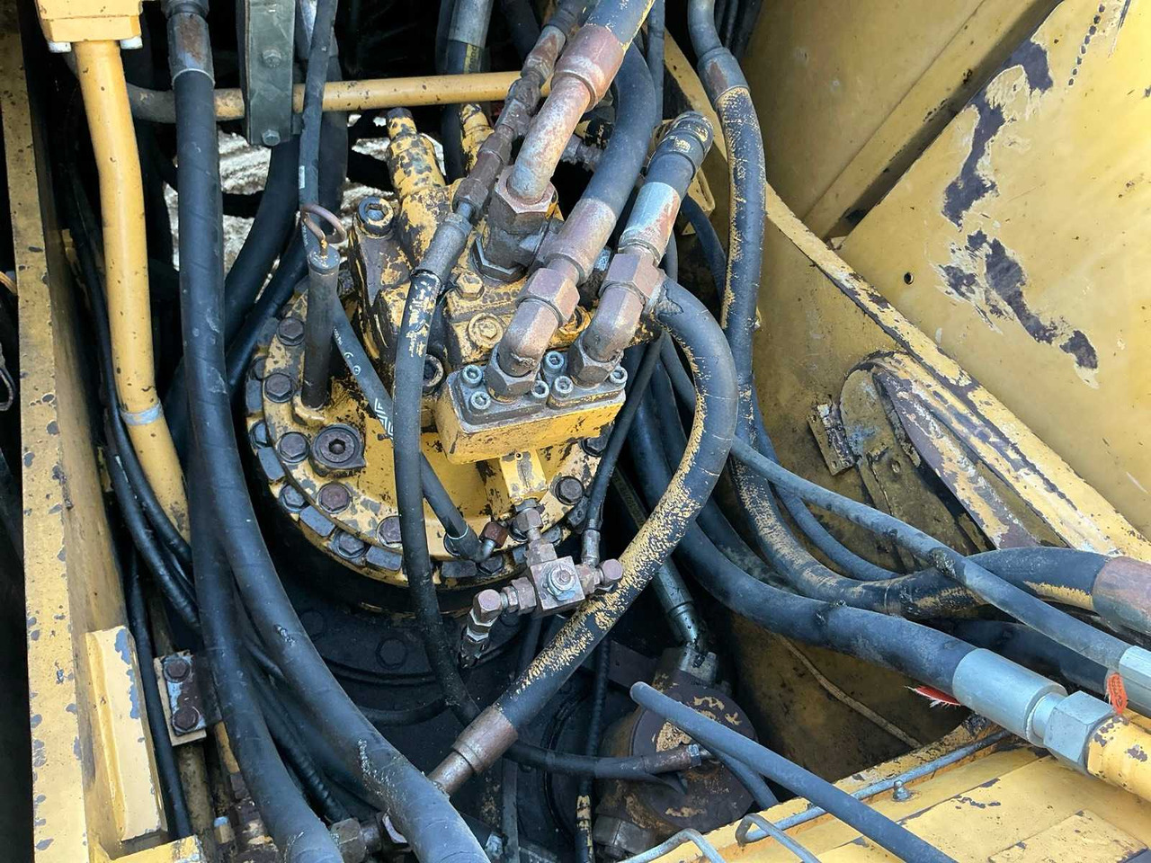 Caterpillar 320 L - Escavadora de rastos: foto 2 Caterpillar 320 L - Escavadora de rastos: foto 2