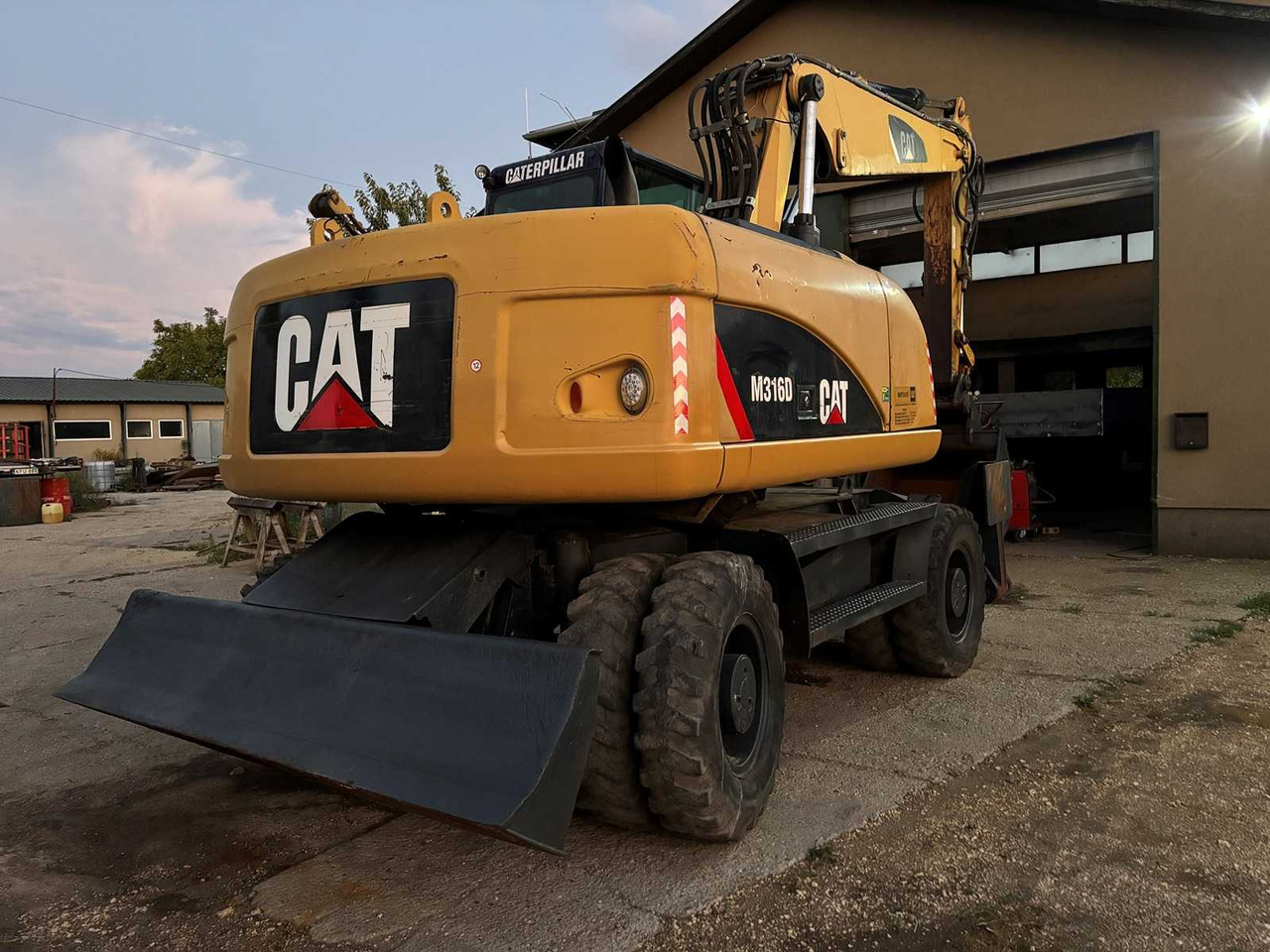 Caterpillar CATERPILLAR - M316D - WHEELED EXCAVATOR - 2008 - Escavadeira de rodas: foto 2 Caterpillar CATERPILLAR - M316D - WHEELED EXCAVATOR - 2008 - Escavadeira de rodas: foto 2