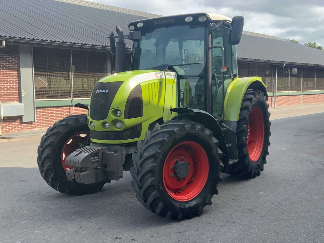 Claas Ares 557 ATZ - Trator: foto 1 Claas Ares 557 ATZ - Trator: foto 1