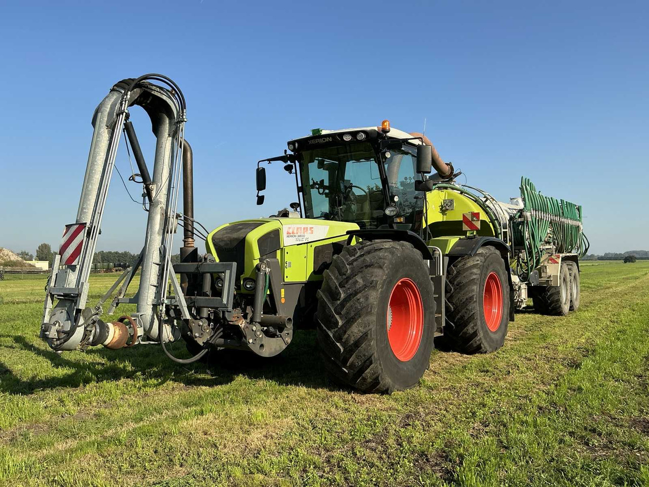Claas Xerion 3800 Trac VC - PTLX 28 - Espalhador de estrume: foto 1 Claas Xerion 3800 Trac VC - PTLX 28 - Espalhador de estrume: foto 1