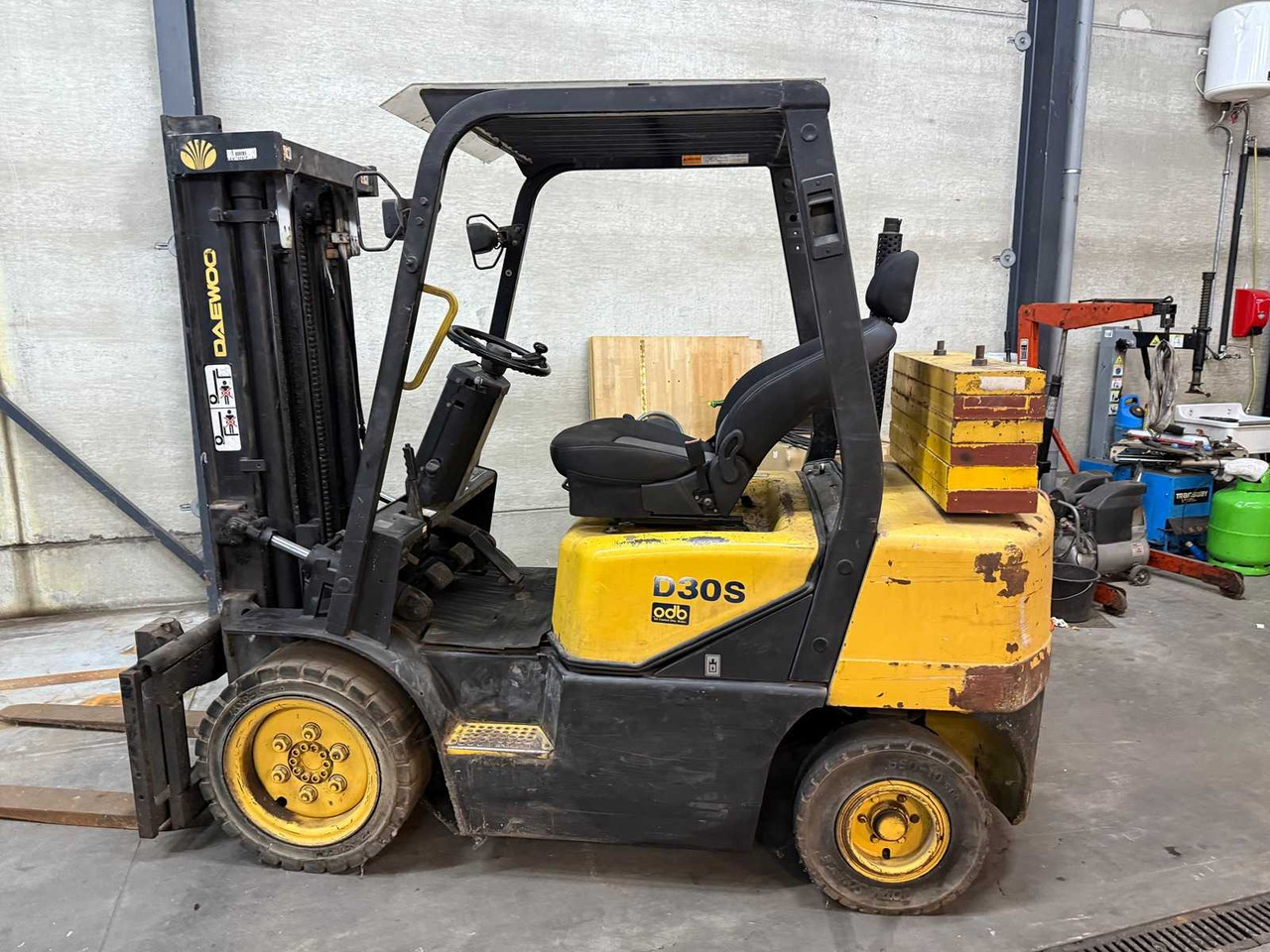 DAEWOO - 2005 - D30S - FORKLIFT - Empilhadeira: foto 2 DAEWOO - 2005 - D30S - FORKLIFT - Empilhadeira: foto 2
