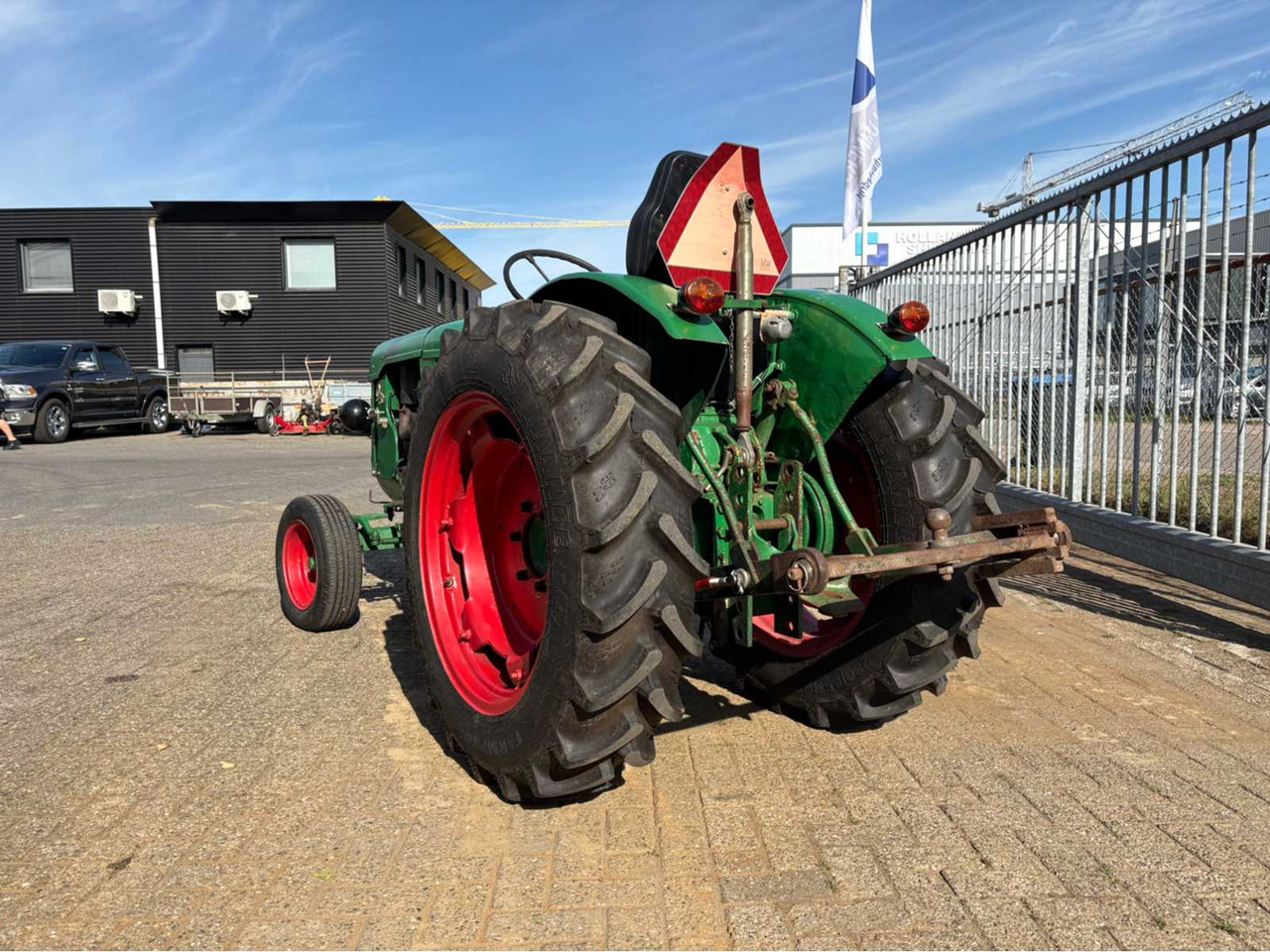 Deutz D30-PF - Mini trator: foto 3 Deutz D30-PF - Mini trator: foto 3