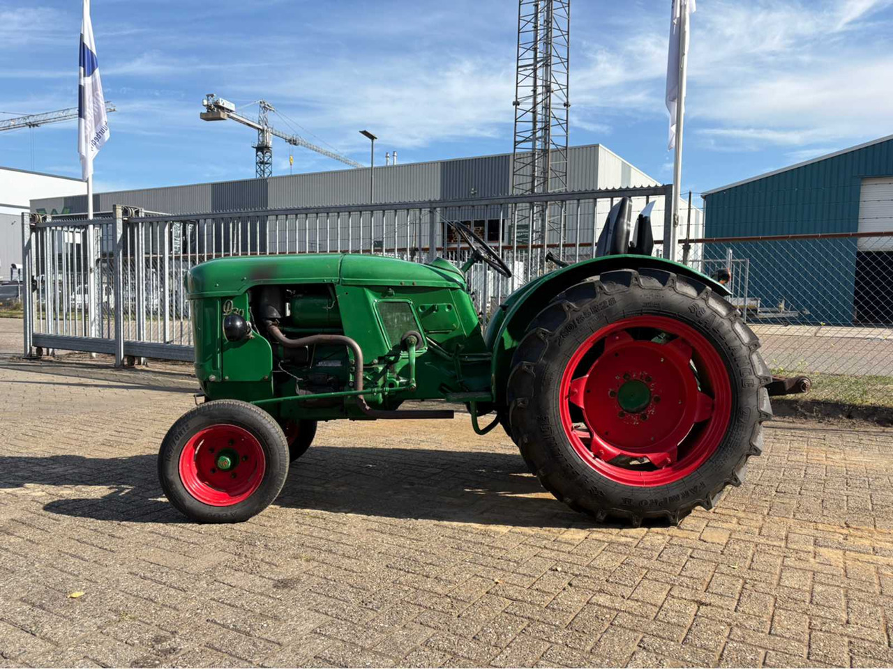 Deutz D30-PF - Mini trator: foto 2 Deutz D30-PF - Mini trator: foto 2