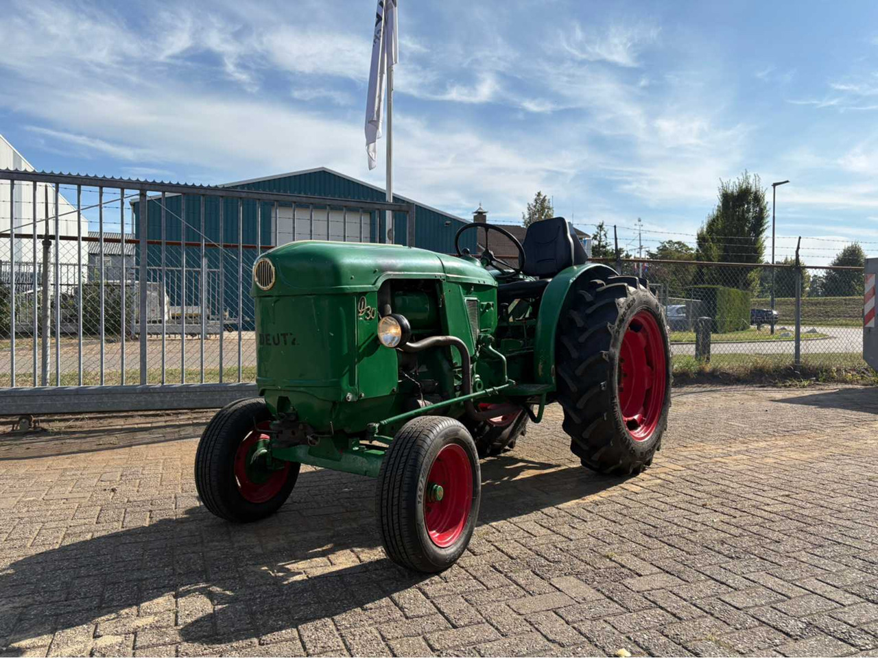 Deutz D30-PF - Mini trator: foto 1 Deutz D30-PF - Mini trator: foto 1