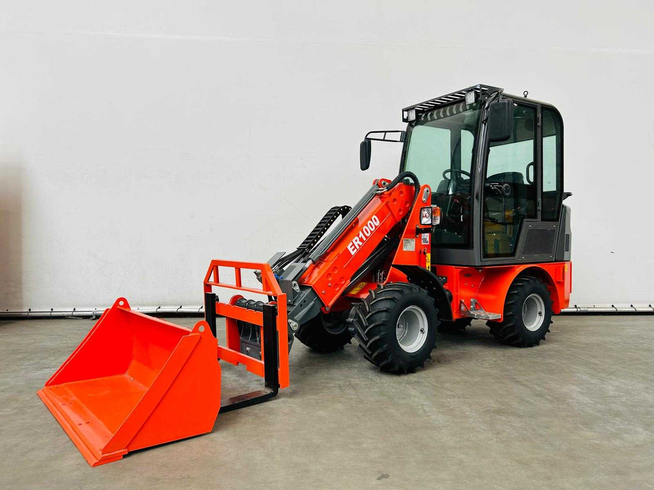 Everun EVERUN - 2025 - ER1000 - TELESCOPIC ARTICULATED WHEEL LOADER KUBOTA EURO5 - Carregadeira de rodas: foto 1 Everun EVERUN - 2025 - ER1000 - TELESCOPIC ARTICULATED WHEEL LOADER KUBOTA EURO5 - Carregadeira de rodas: foto 1