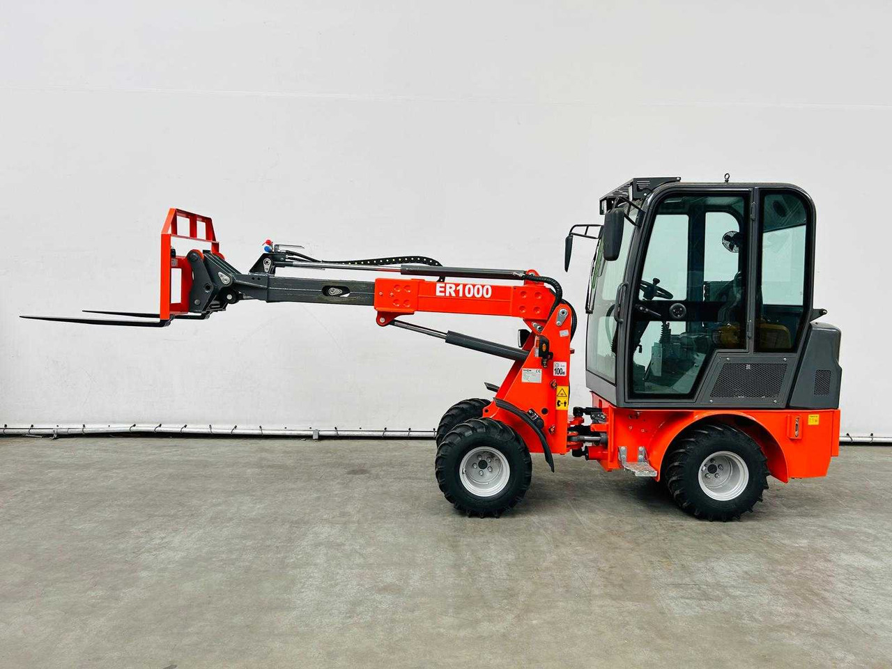 Everun EVERUN - 2025 - ER1000 - TELESCOPIC ARTICULATED WHEEL LOADER KUBOTA EURO5 - Carregadeira de rodas: foto 4 Everun EVERUN - 2025 - ER1000 - TELESCOPIC ARTICULATED WHEEL LOADER KUBOTA EURO5 - Carregadeira de rodas: foto 4