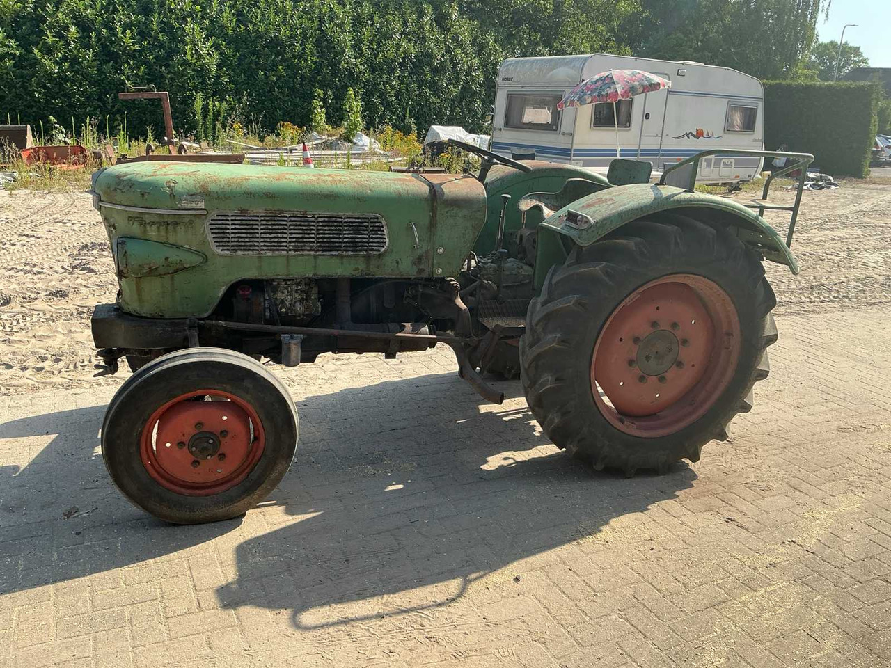 Fendt Farmer 2-FW139/3 - Trator: foto 2 Fendt Farmer 2-FW139/3 - Trator: foto 2
