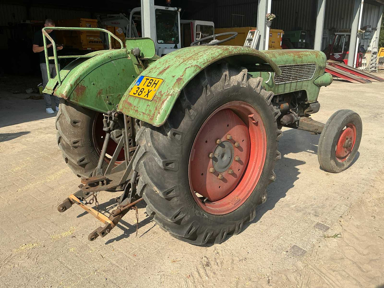 Fendt Farmer 2-FW139/3 - Trator: foto 5 Fendt Farmer 2-FW139/3 - Trator: foto 5