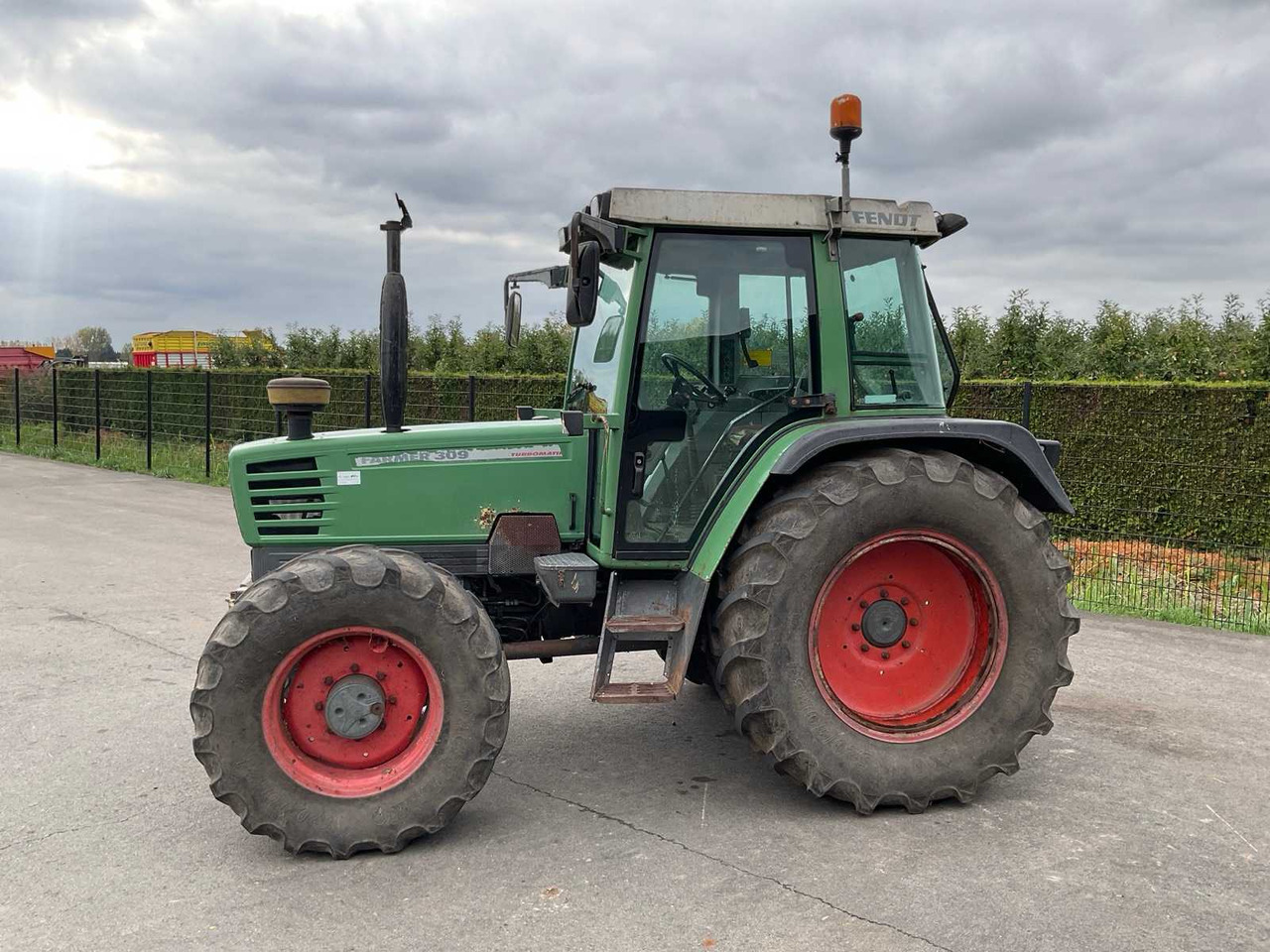 Fendt Farmer 309 - Trator: foto 3 Fendt Farmer 309 - Trator: foto 3