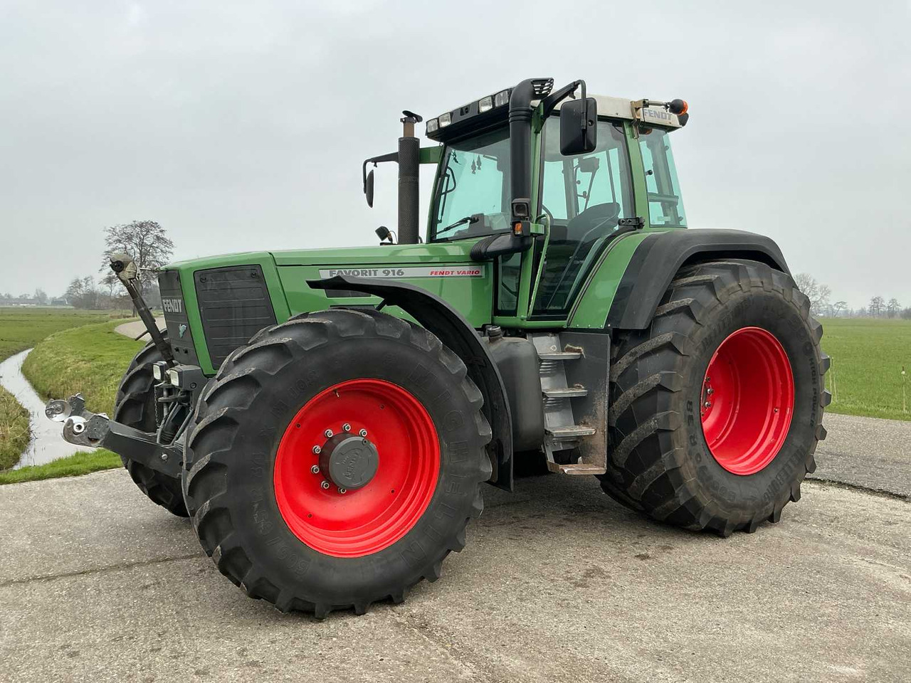 Fendt Favorit 916 - Trator: foto 3 Fendt Favorit 916 - Trator: foto 3