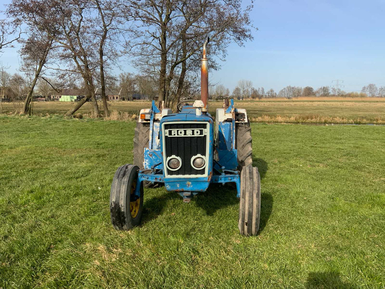 Ford 3600 - Trator: foto 2 Ford 3600 - Trator: foto 2