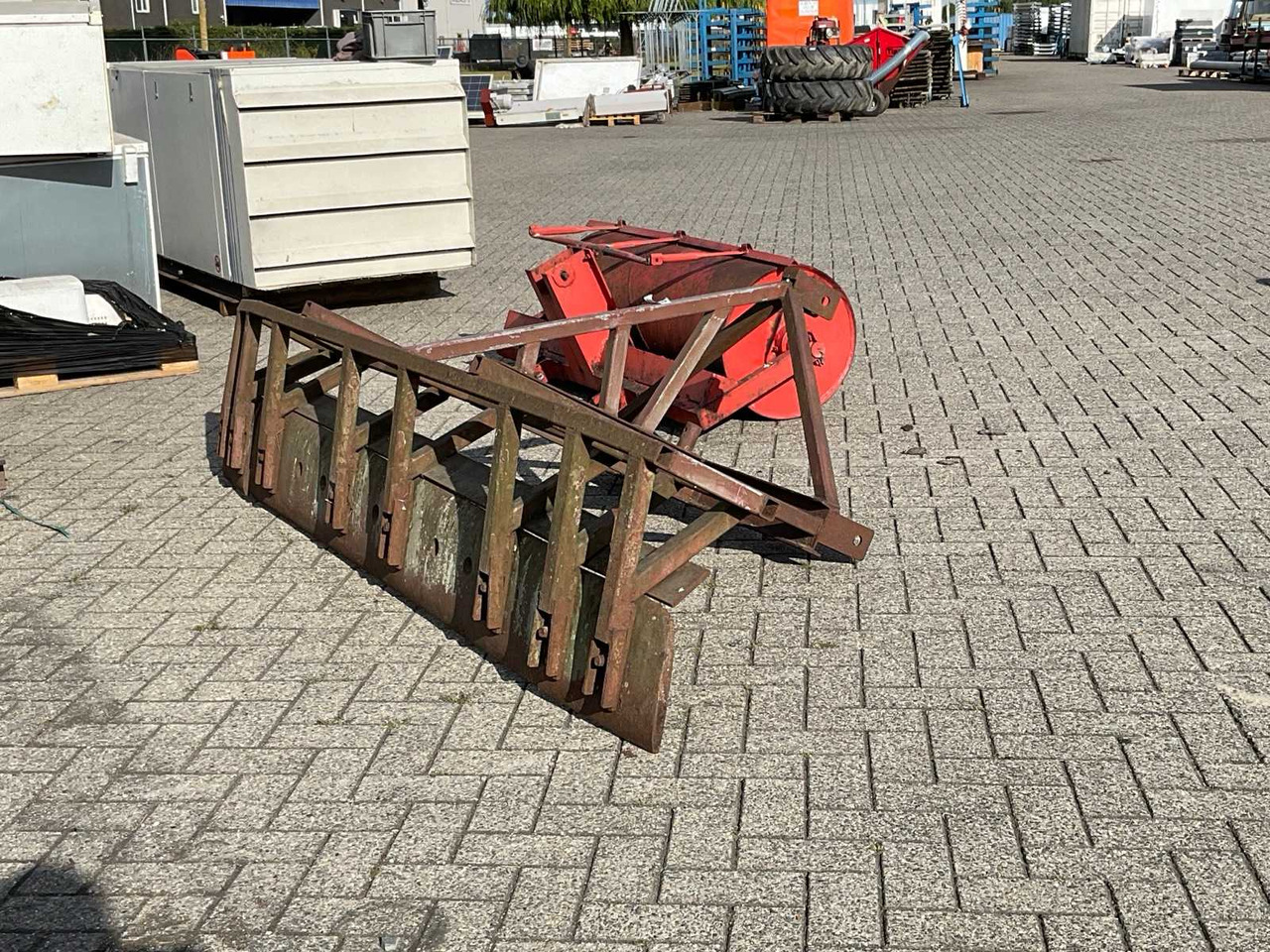 Ground slide - Maquina para lavrar a terra: foto 1 Ground slide - Maquina para lavrar a terra: foto 1