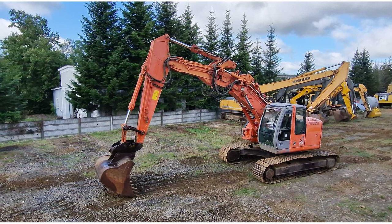 HITACHI ZX225USLC - Escavadora de rastos: foto 1 HITACHI ZX225USLC - Escavadora de rastos: foto 1