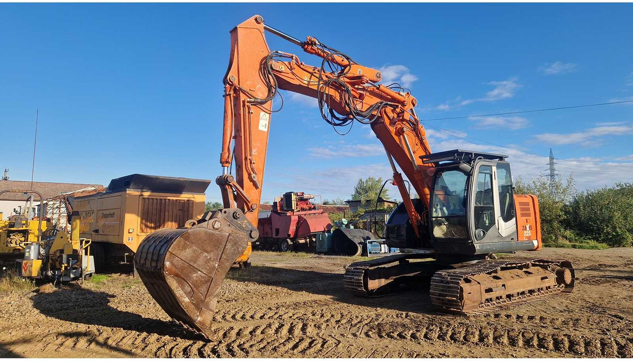 HITACHI Zaxis 225 - Escavadora de rastos: foto 1 HITACHI Zaxis 225 - Escavadora de rastos: foto 1