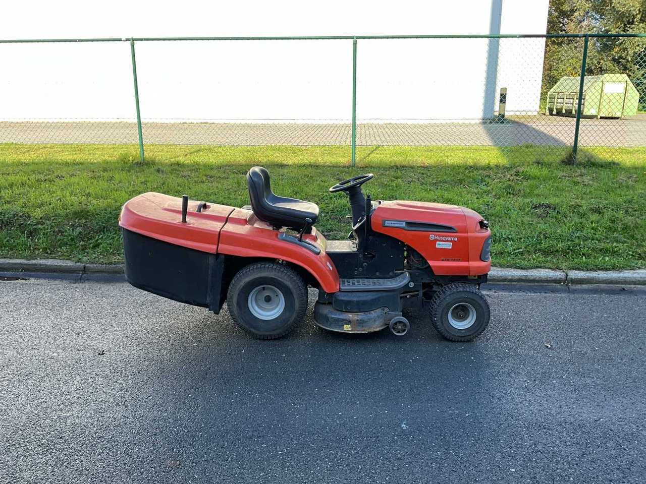 Husqvarna CTH 151T - Cortador de grama: foto 1 Husqvarna CTH 151T - Cortador de grama: foto 1