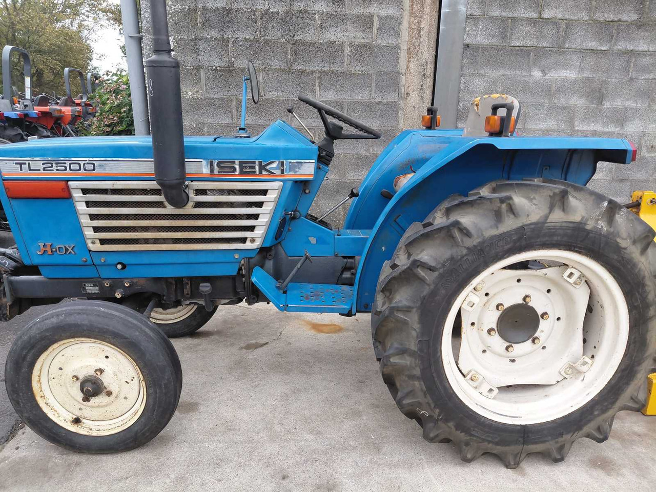 Iseki TL2500 - Mini trator: foto 1 Iseki TL2500 - Mini trator: foto 1
