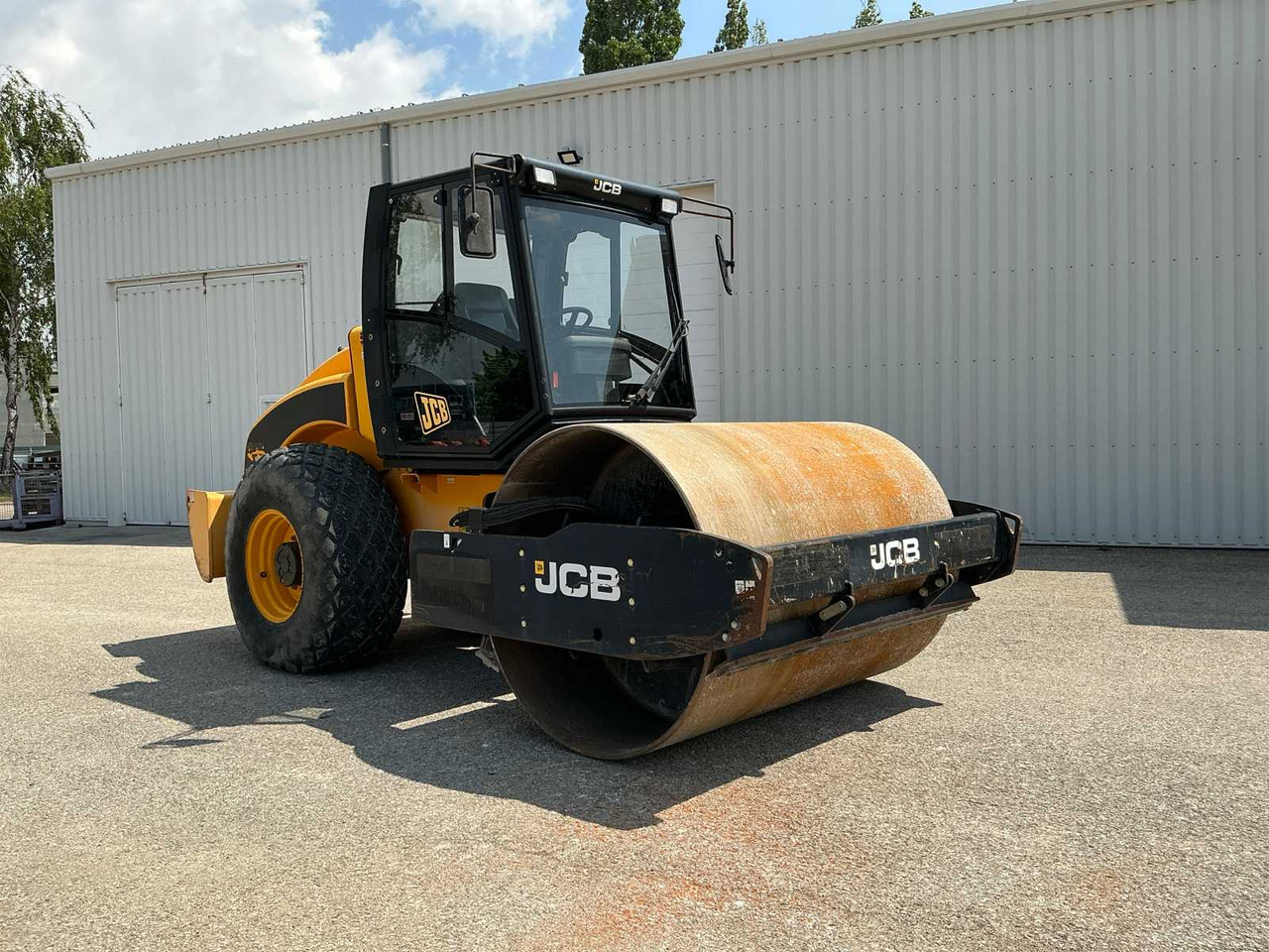JCB VM115 - Compactador de asfalto: foto 1 JCB VM115 - Compactador de asfalto: foto 1