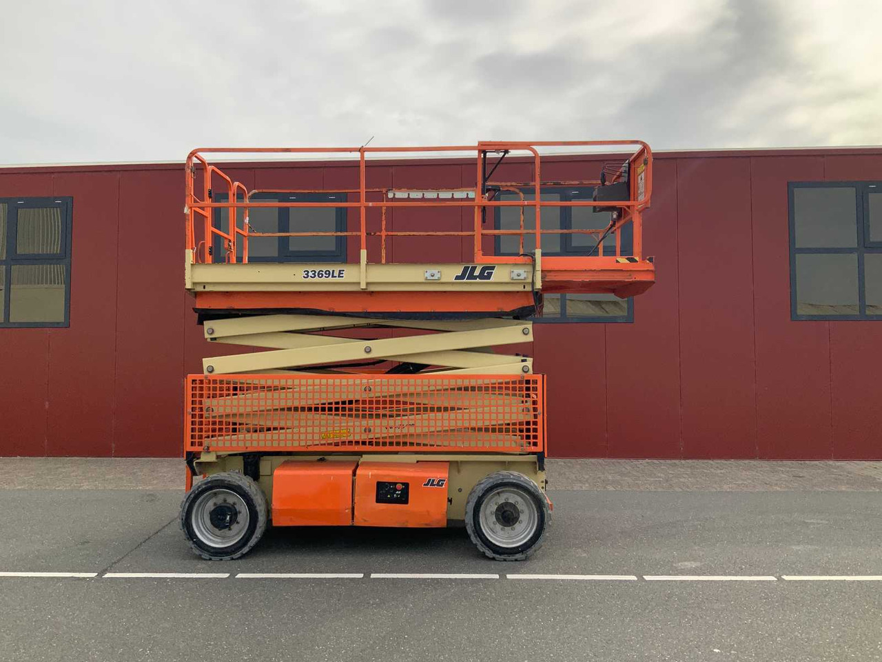 JLG 3369LE - Plataforma aérea: foto 1 JLG 3369LE - Plataforma aérea: foto 1