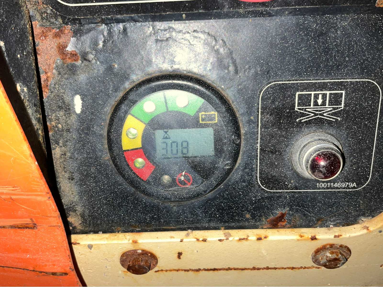 Plataforma aérea JLG -6RS - AERIAL PLATFORM, BJ. 2015 WORKING HEIGHT 7.8M, EXTENDABLE TO 2.55M: foto 7