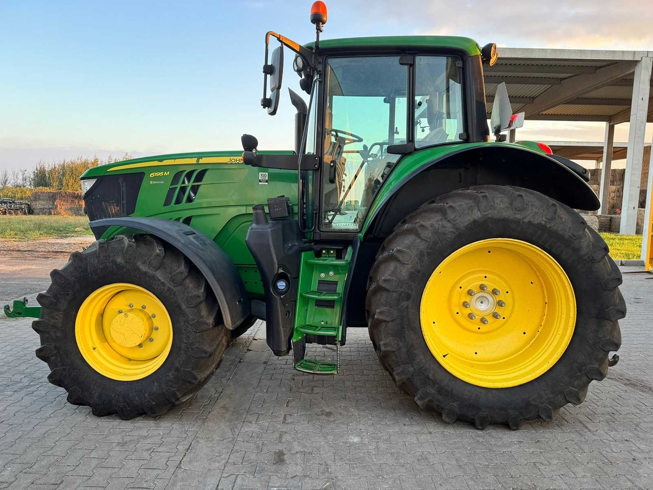 JOHN DEERE 6195 M - Trator: foto 1 JOHN DEERE 6195 M - Trator: foto 1