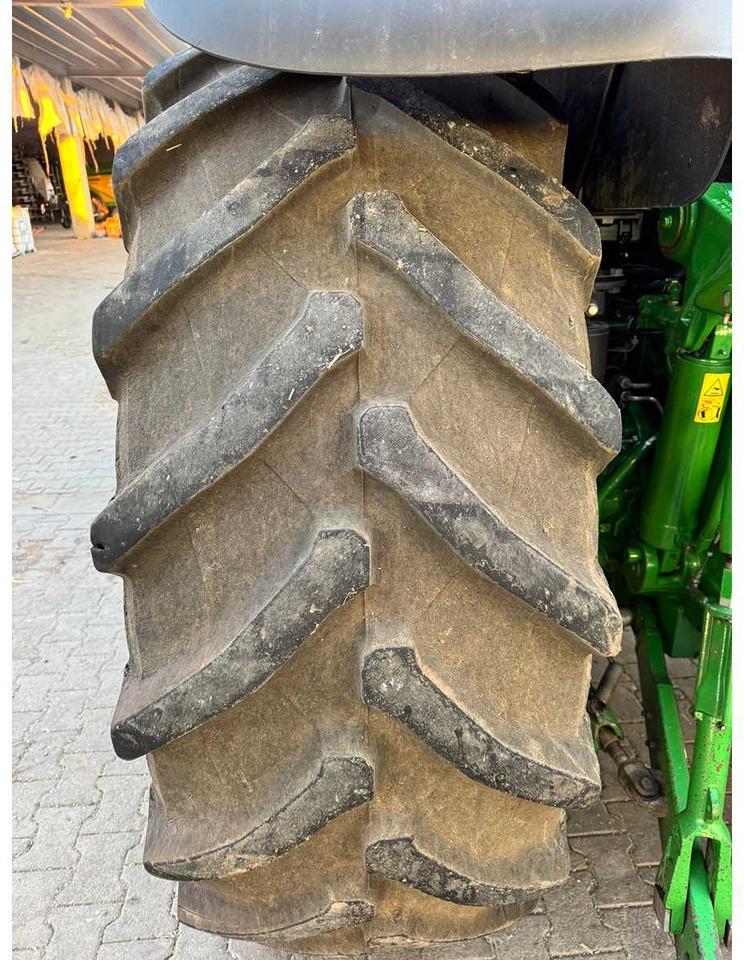 JOHN DEERE 6195 M - Trator: foto 3 JOHN DEERE 6195 M - Trator: foto 3