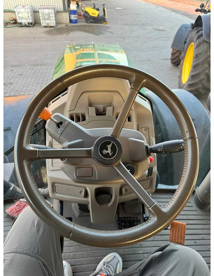 JOHN DEERE 6R 250 - E18 - Trator: foto 3 JOHN DEERE 6R 250 - E18 - Trator: foto 3