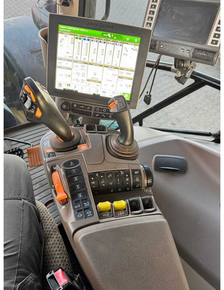 JOHN DEERE 6R 250 - E18 - Trator: foto 4 JOHN DEERE 6R 250 - E18 - Trator: foto 4