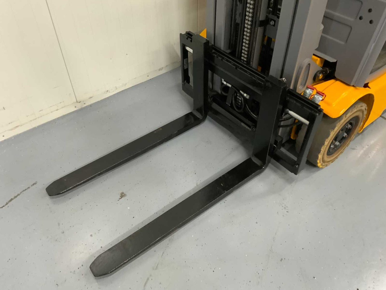 JUNGHEINRICH EFG216K - 4.6M PLYWOOD, FREE-LIFT, SIDE-SHIFT - FORKLIFT - Empilhadeira: foto 4 JUNGHEINRICH EFG216K - 4.6M PLYWOOD, FREE-LIFT, SIDE-SHIFT - FORKLIFT - Empilhadeira: foto 4