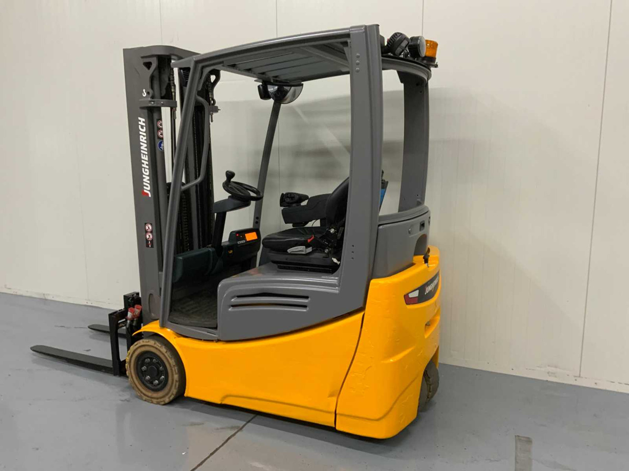 JUNGHEINRICH EFG216K - 4.6M PLYWOOD, FREE-LIFT, SIDE-SHIFT - FORKLIFT - Empilhadeira: foto 3 JUNGHEINRICH EFG216K - 4.6M PLYWOOD, FREE-LIFT, SIDE-SHIFT - FORKLIFT - Empilhadeira: foto 3