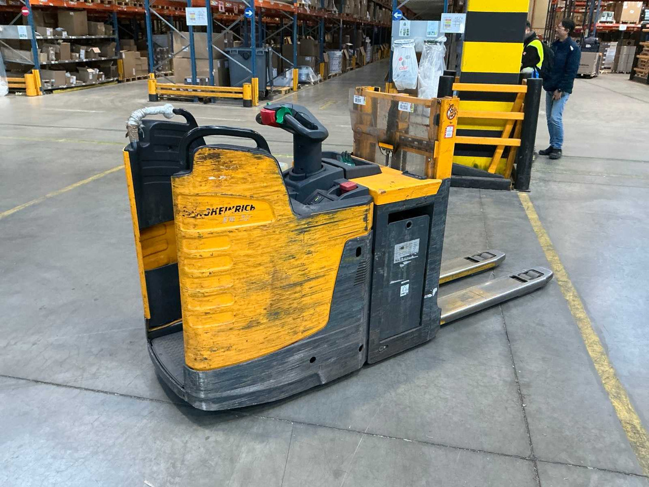 JUNGHEINRICH FORKLIFT - Empilhadeira: foto 4 JUNGHEINRICH FORKLIFT - Empilhadeira: foto 4