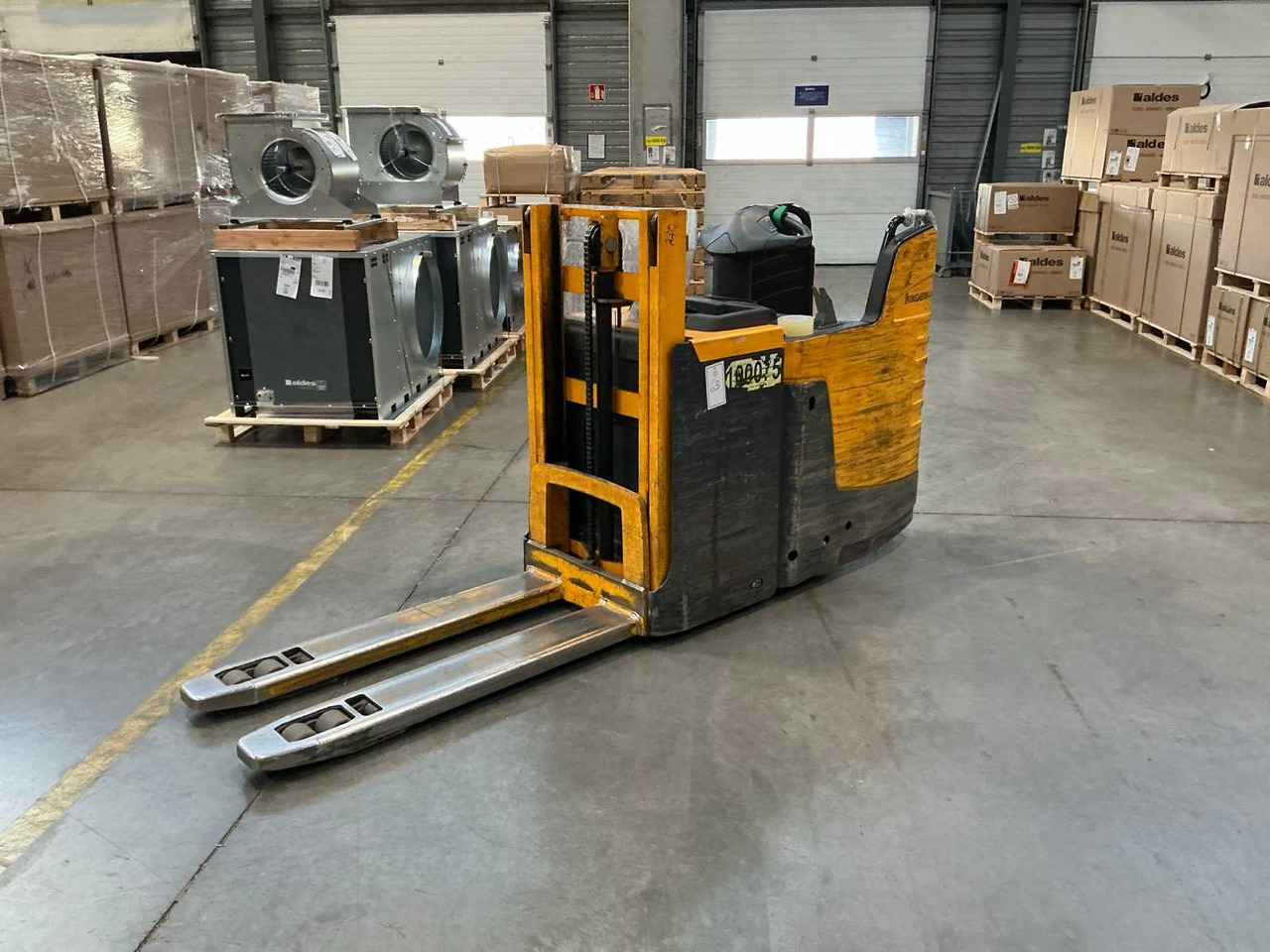 JUNGHEINRICH FORKLIFT - Empilhadeira: foto 1 JUNGHEINRICH FORKLIFT - Empilhadeira: foto 1