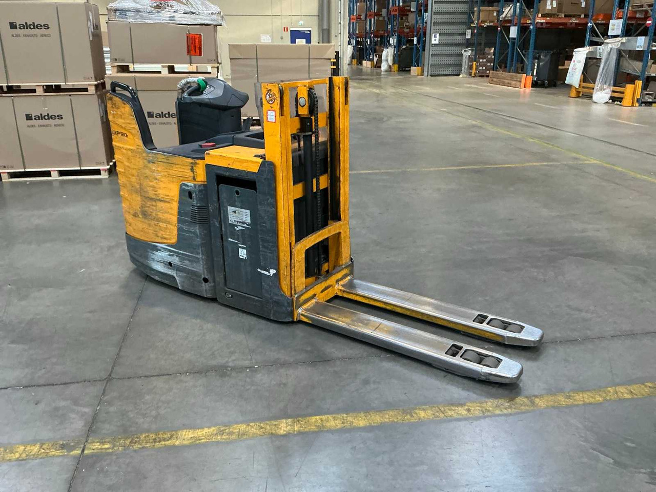 JUNGHEINRICH FORKLIFT - Empilhadeira: foto 3 JUNGHEINRICH FORKLIFT - Empilhadeira: foto 3