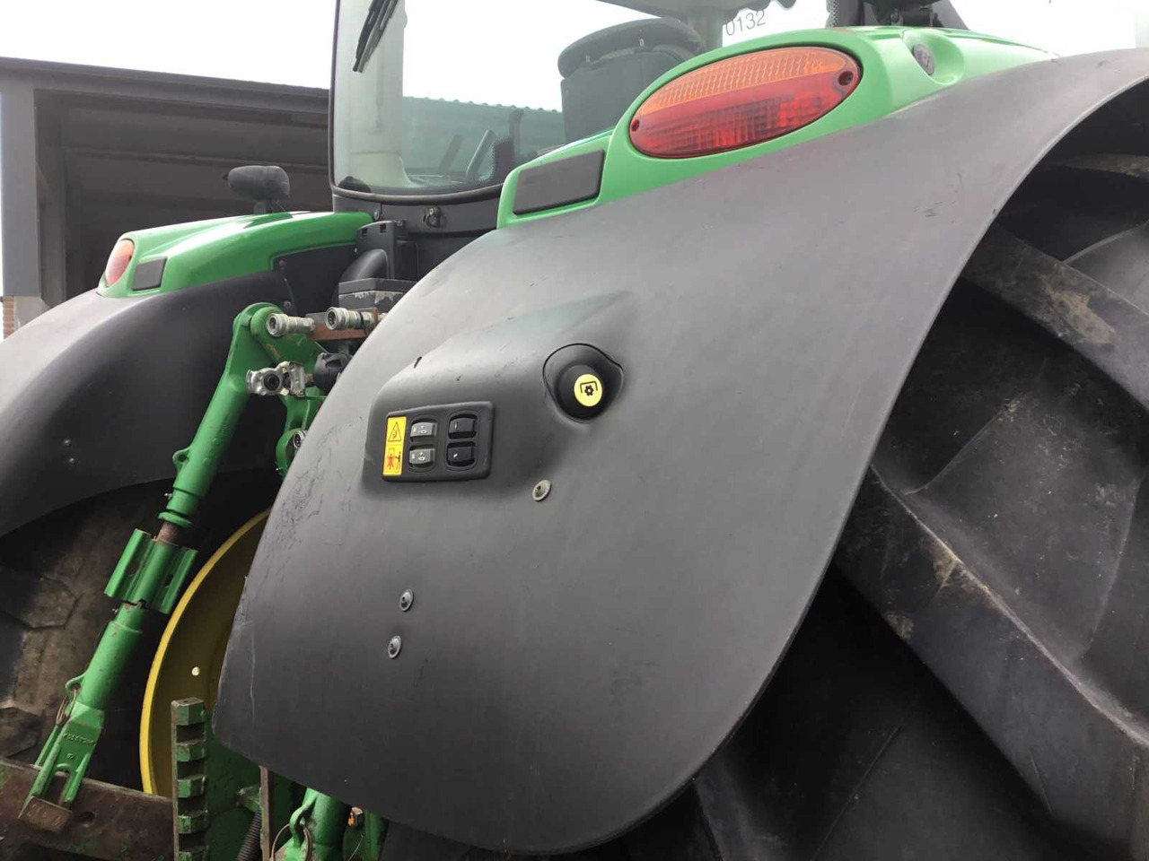 Trator John Deere 6210R: foto 15
