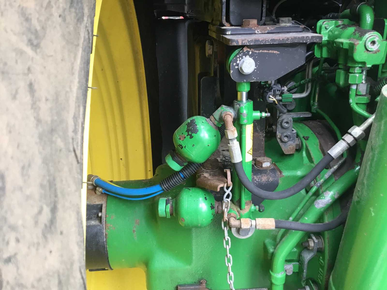 Trator John Deere 6210R: foto 14