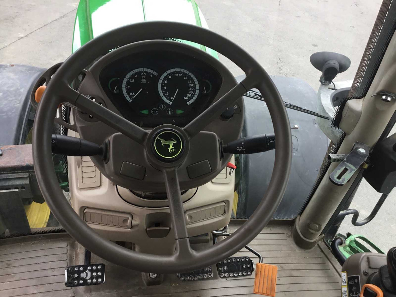 Trator John Deere 6210R: foto 24
