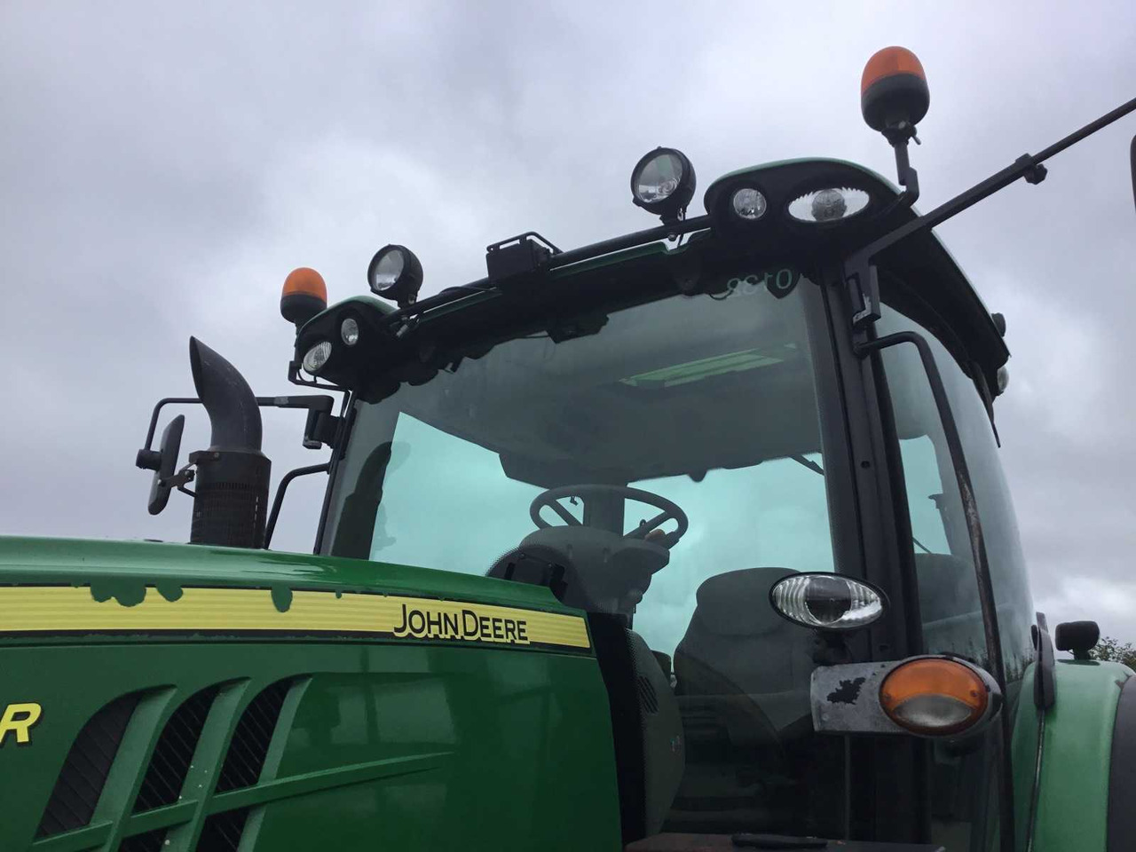 Trator John Deere 6210R: foto 12
